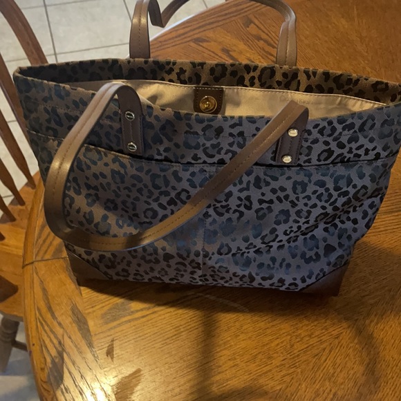 Brand new Calvin Klein purse. Never used - Picture 3 of 3